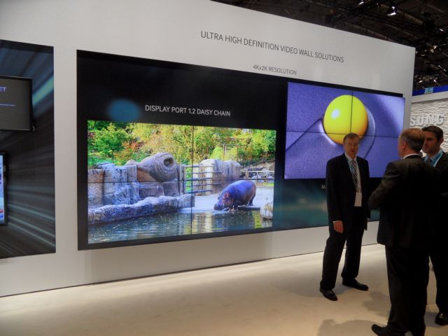 Γιγαντιαίες οθόνες με ενσωματωμένο media player από την Samsung